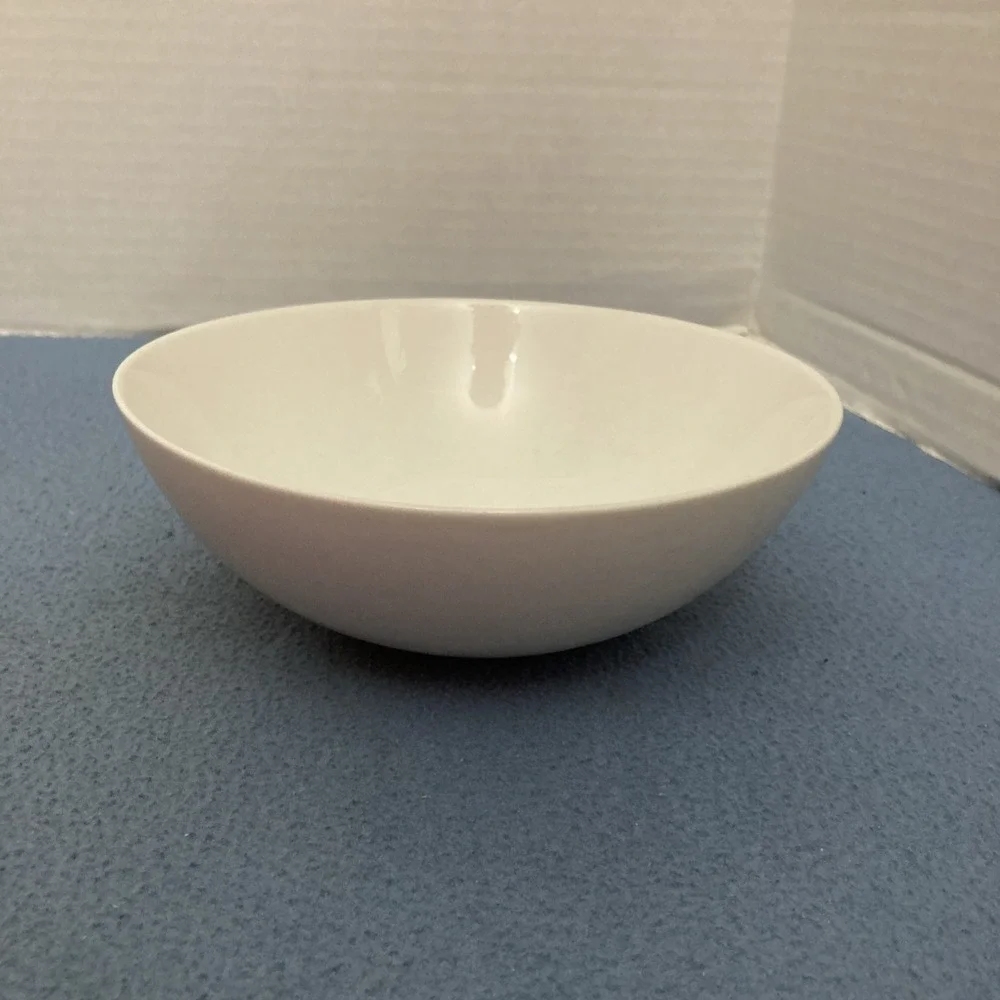 Pier 1 White Essentials Coupe 6 3/4